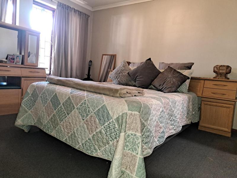 3 Bedroom Property for Sale in Vredekloof East Western Cape